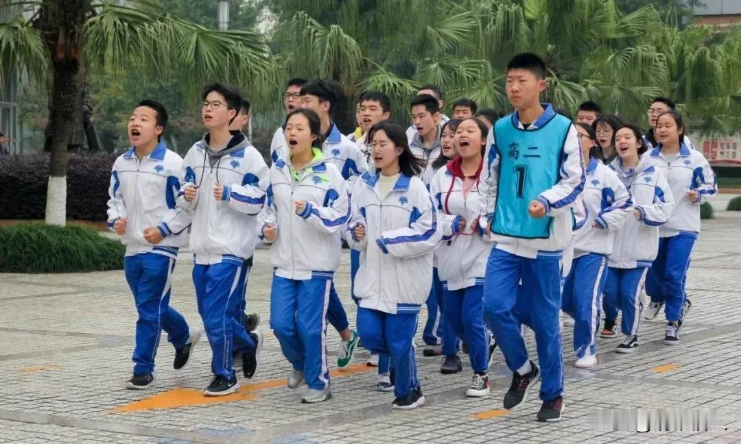 最近，接连看到至少有两位高中老师在某平台控诉目前高中教育如何残酷，如何对学生进行