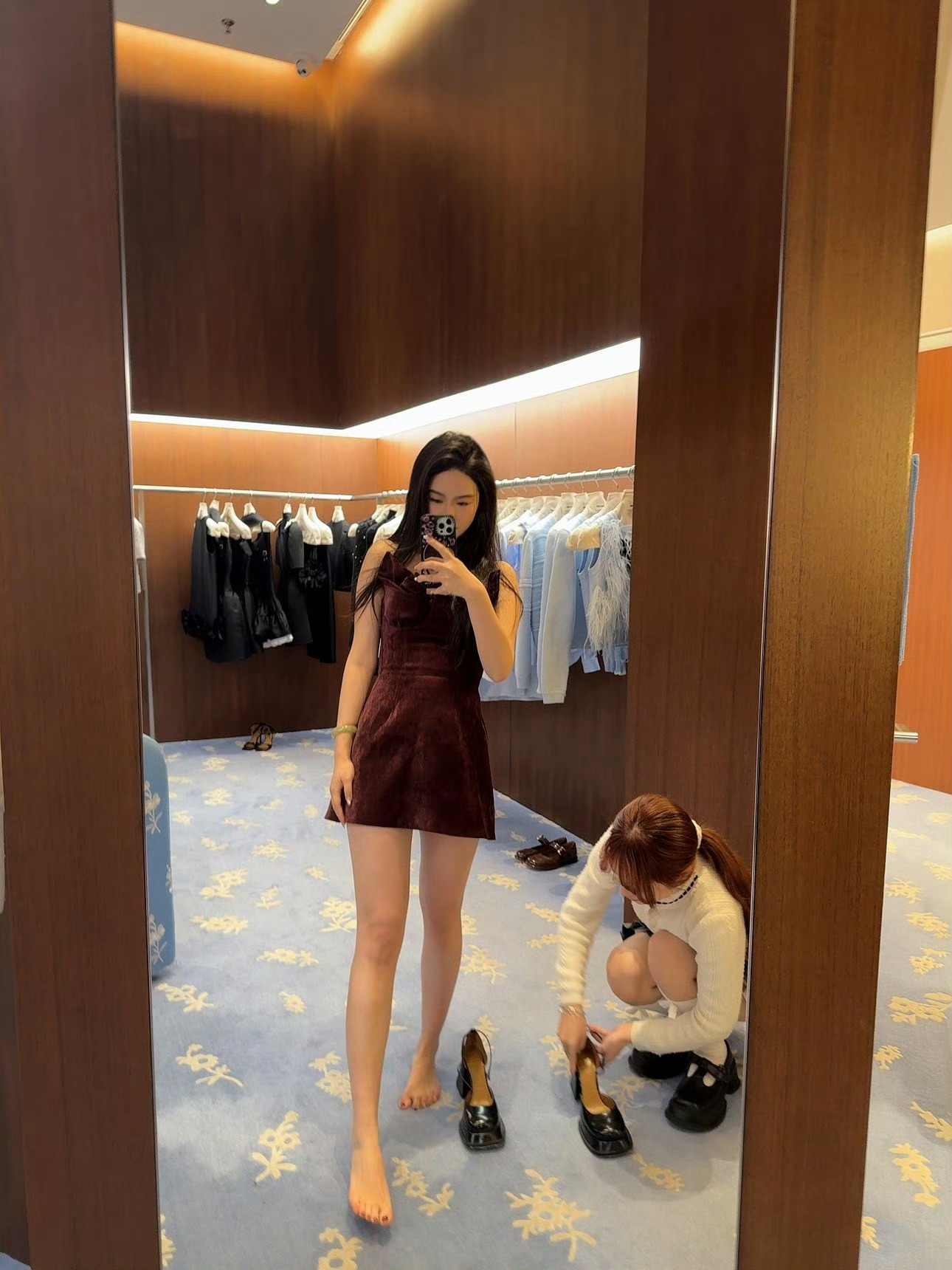 明天要穿礼服走红毯！我这去年的礼服裙，bb们觉得咋样？能不能撑场子？