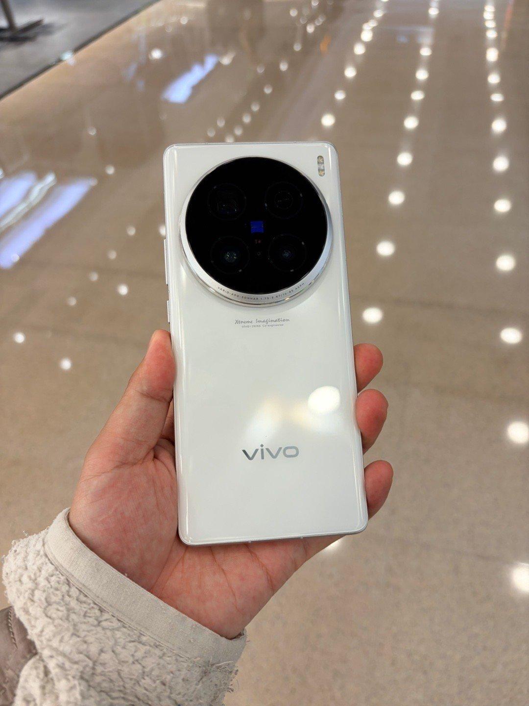 擦，本来摄像头玻璃花了老婆让我也换了，我还说不用换，原来和后盖是一起换，然后还给