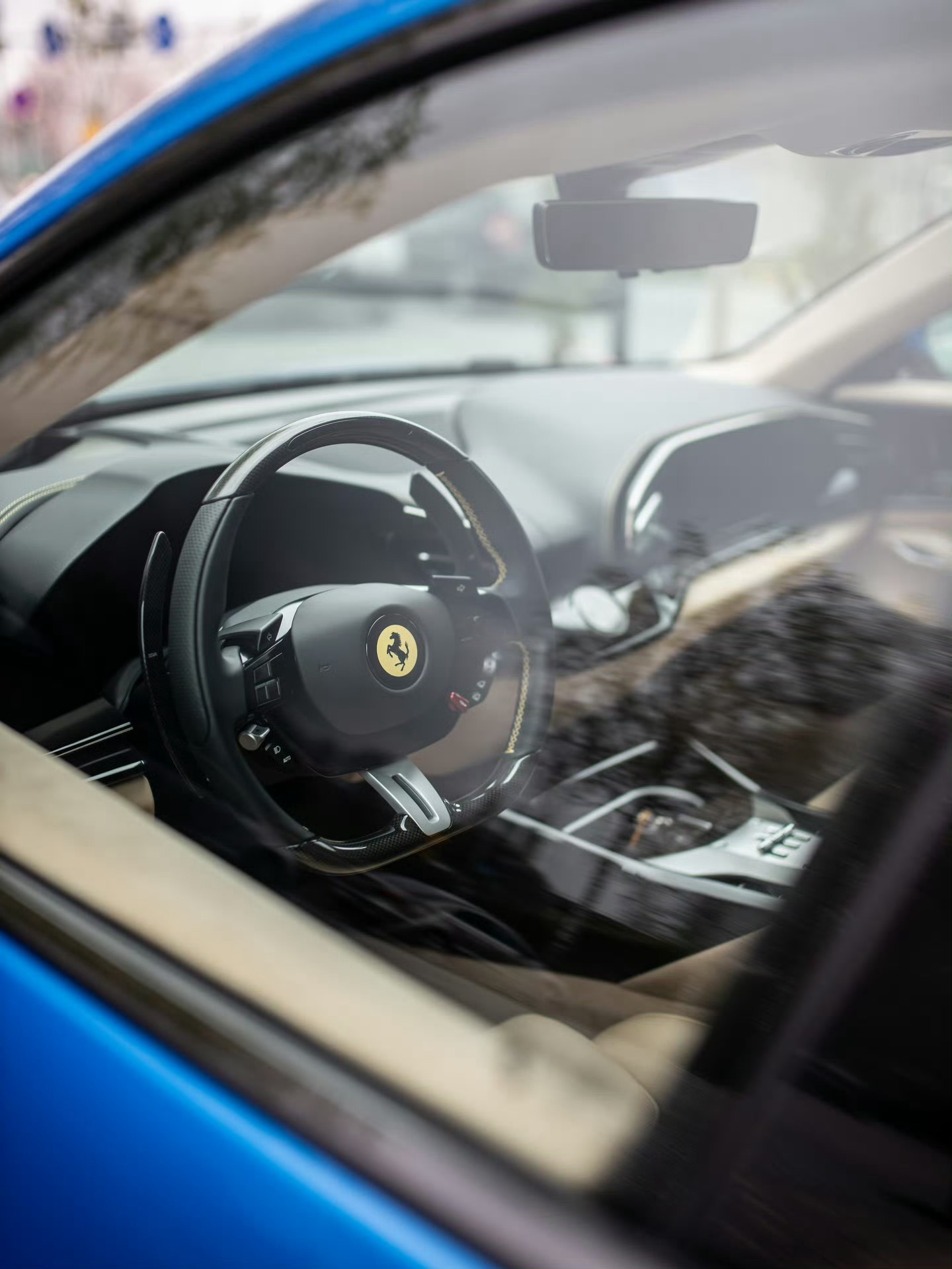 法拉利 Purosangue 