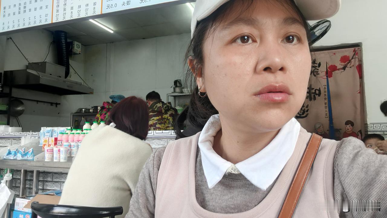 有多少肿瘤患者和我一样，因为没有存在感，整日情绪低落焦虑失控。

  昨晚一宿都