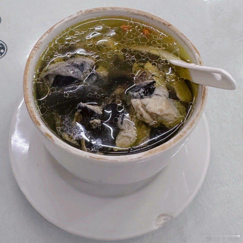 作为一个北方人，来到福建生活这么多年，首先要解决的就是吃的问题。我这个吃货倒是不