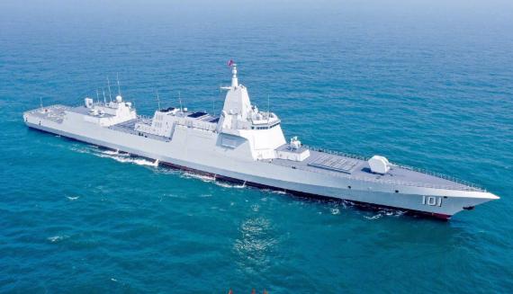 一艘055就能打破美国的封锁。美国说是弄了一万美军在霍尔木兹海峡外围，对进出伊朗