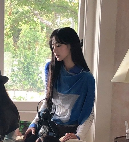 金玟池你独自一人拍画报啥意思？ 