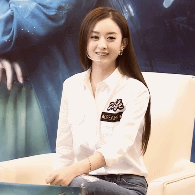 长发，简单的赵丽颖！还是很美！赵丽颖 ​​​