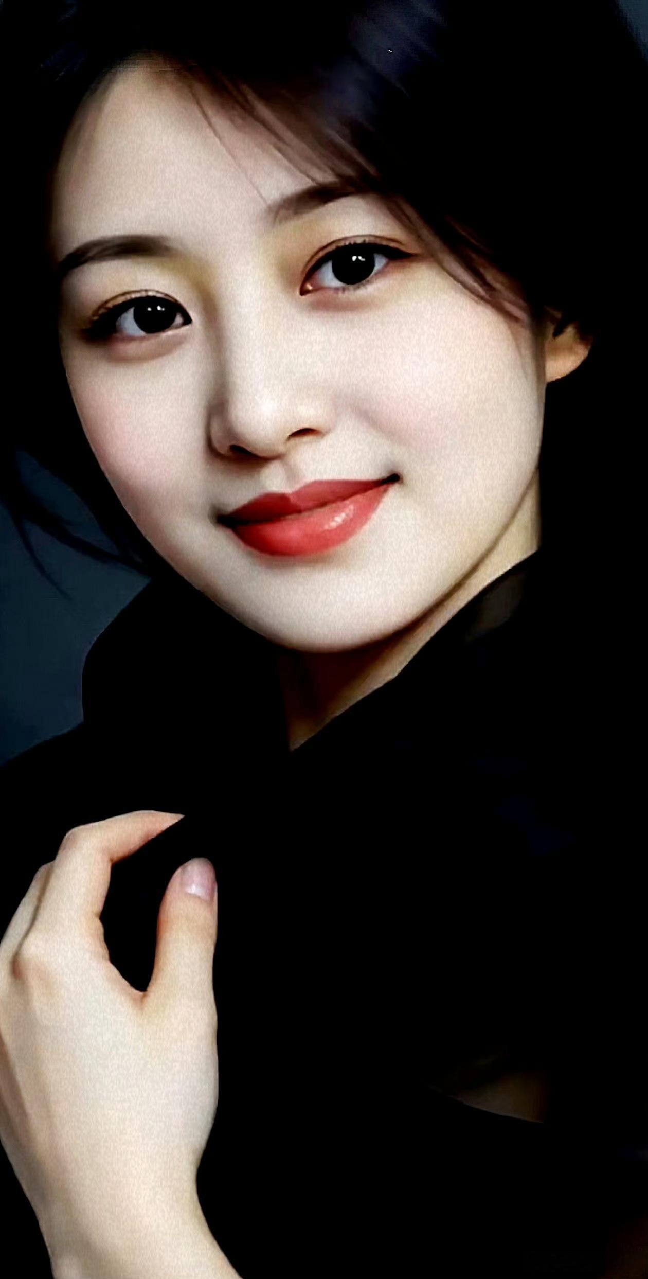 守愚·默斋主人原创自由诗敛一身锋芒，做深冬蛰伏的老根。无心细数，枝头喧扰的艳红。