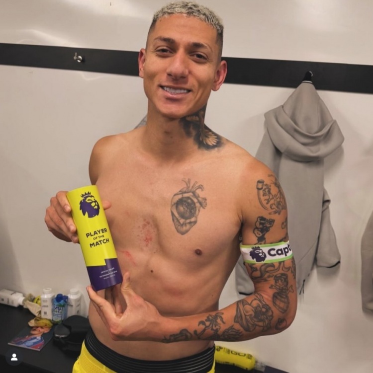 #里沙利松社媒庆祝赢球# 英超第18轮，热刺1-0击败水晶宫，里沙利松获评英超官