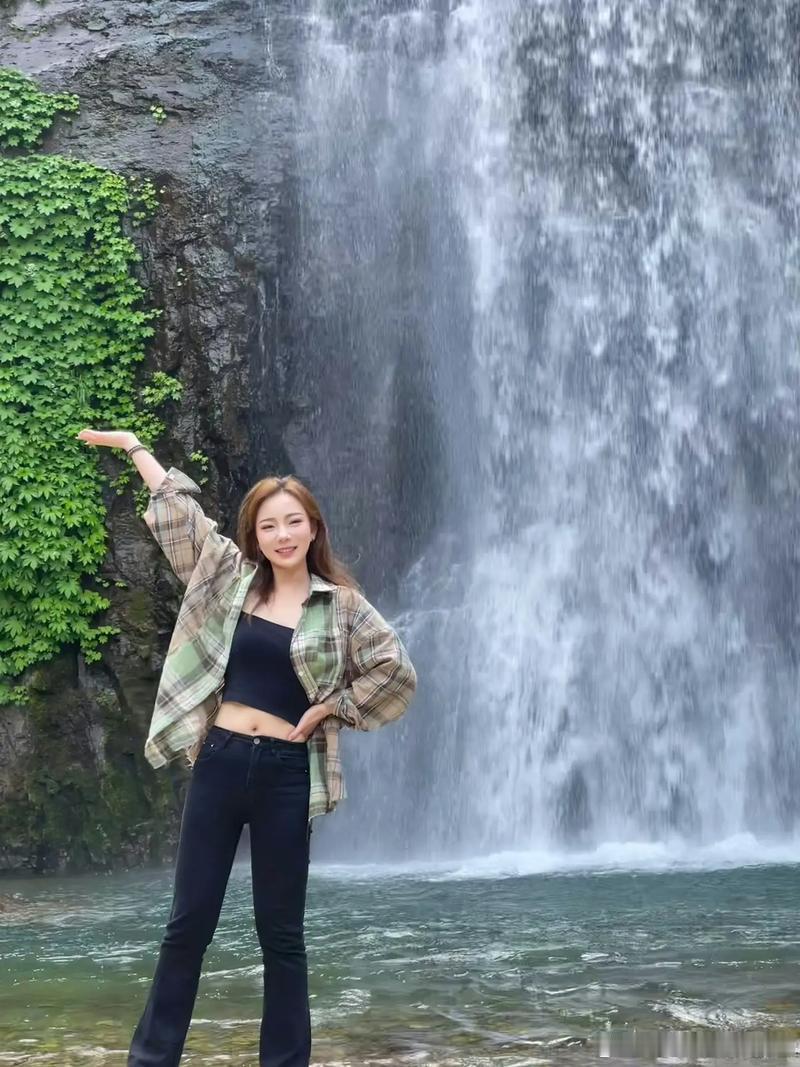 农历五月　　进入五月之后，运势会所转变，但暗中也会有不少的困扰和阻碍出现。工作方