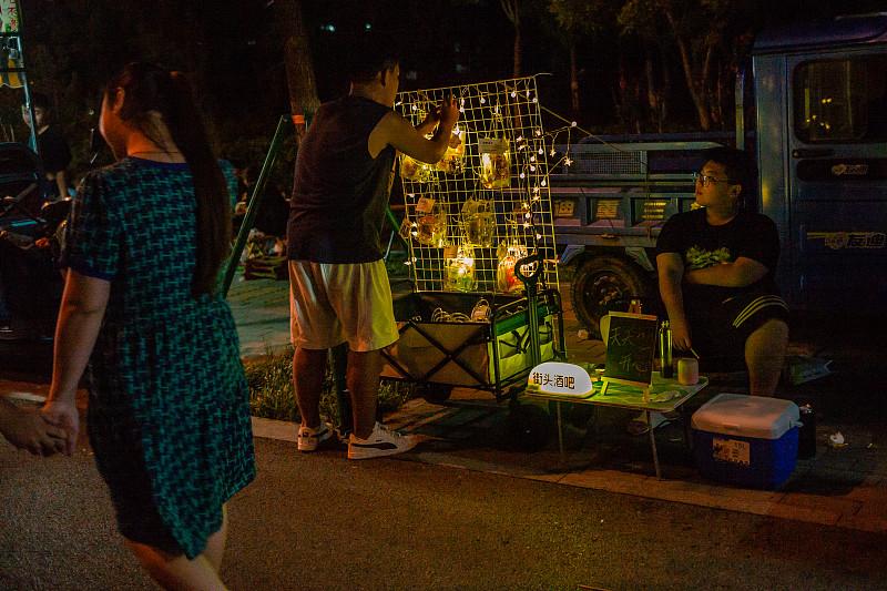 新手摆摊大多栽在这，80%的人，都熬不住
 
现在好多想摆摊的新手，踩坑都踩在同