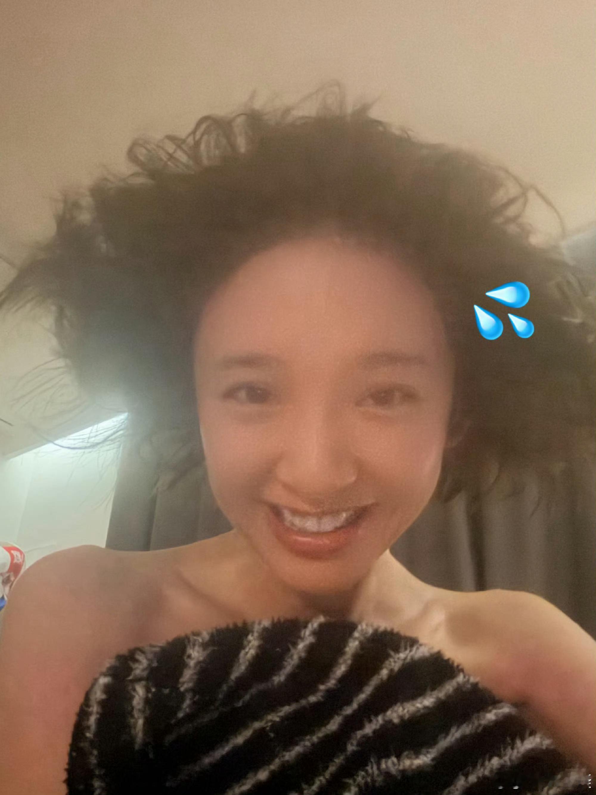 唐艺昕妆卸干净了唐艺昕说我不要面子的呀哈哈哈哈哈哈太可爱了，妆卸干净了 