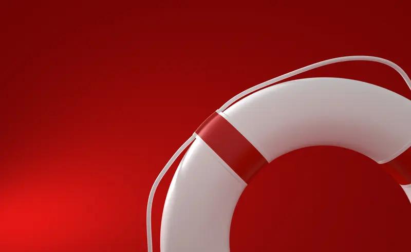 此外，对船员进行全面且优质的安全培训至关重要。不仅要教授他们应对各类突发状况的技