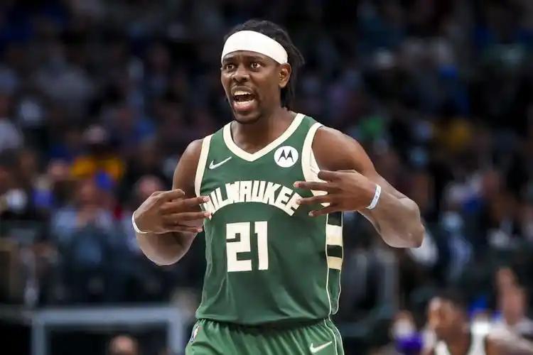 霍勒迪的交易应该是NBA近10年比较成功的交易了！
 
2020年，朱霍勒迪加入