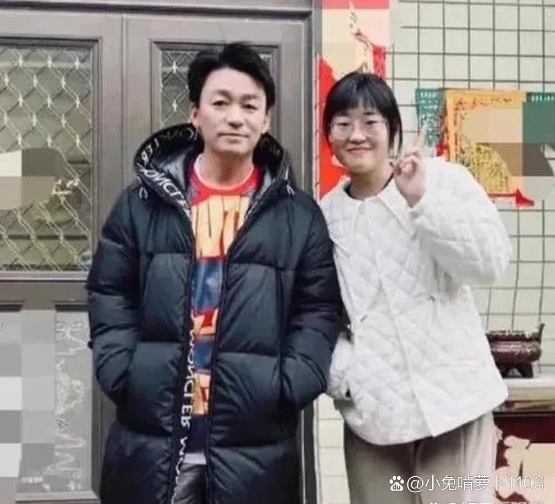 王宝强的女儿都这么大了。 