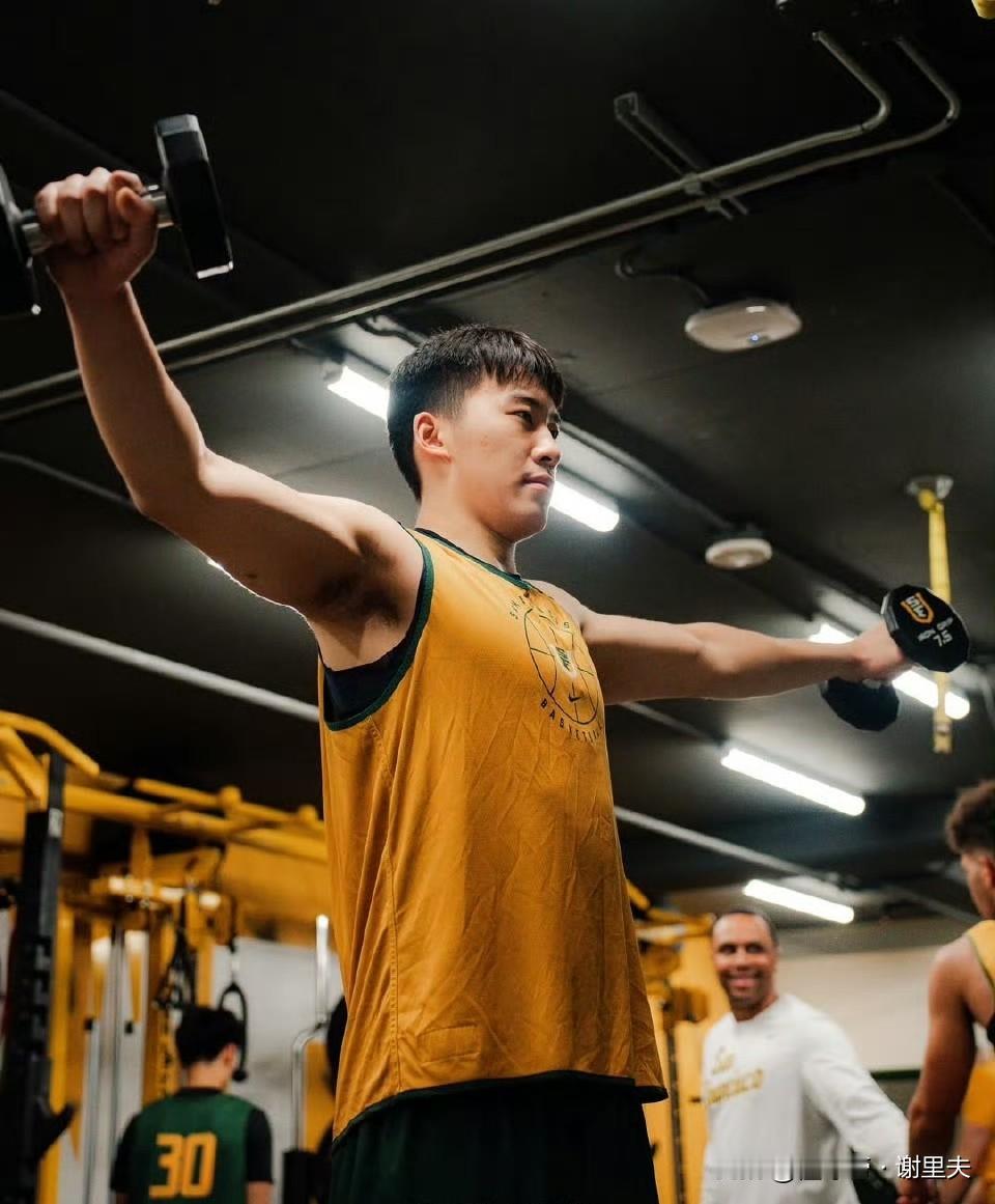 谁是CBA能力第一的小前锋，不是崔永熙，不是杜润旺，也不是曾凡博和张镇麟，恕我直