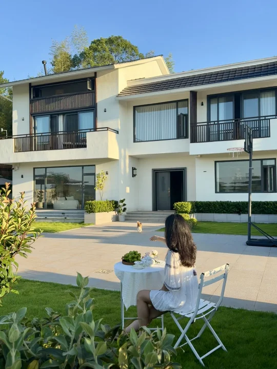 住在这样的农村自建房里，可以躺平吗？