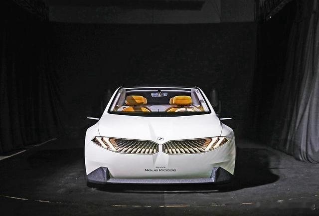 宝马近日宣布，新一代M3将在Neue Klasse平台上生产，并计划于2027年