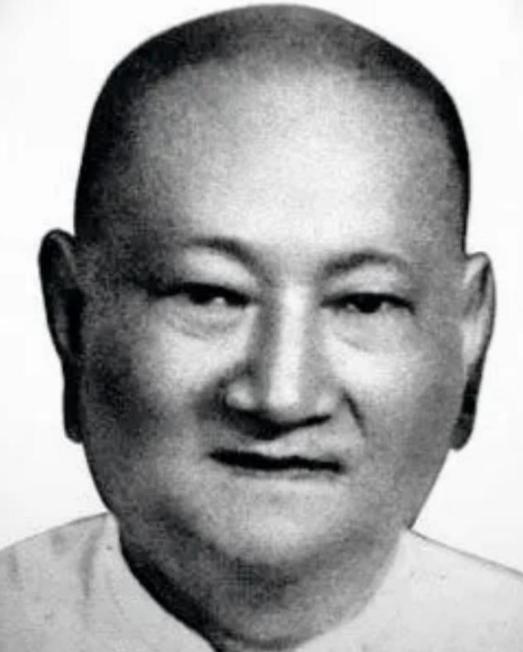 1949年，上海胜利后，我党准备清算青帮老大。助手问陈老总:“还有个叫顾竹轩的怎