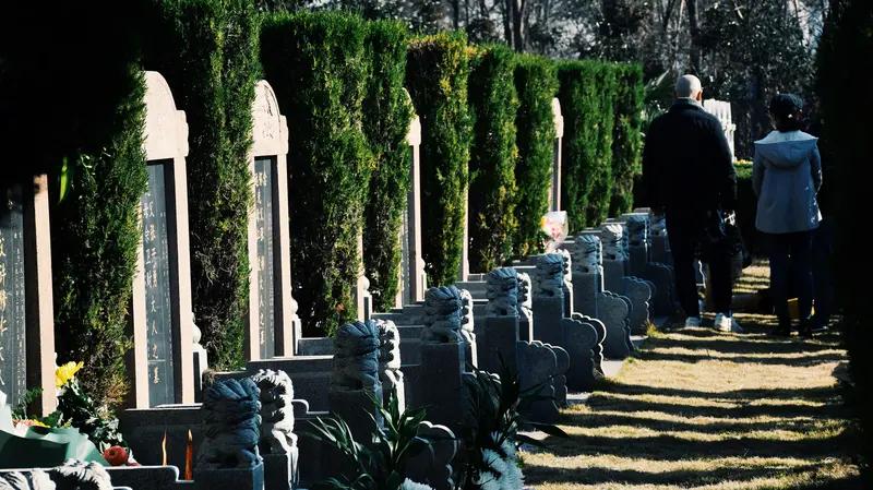 中华传承习俗，各地皆有乡风！“六十不上坟，七十不做寿，八十不留宿，九十不留餐，百