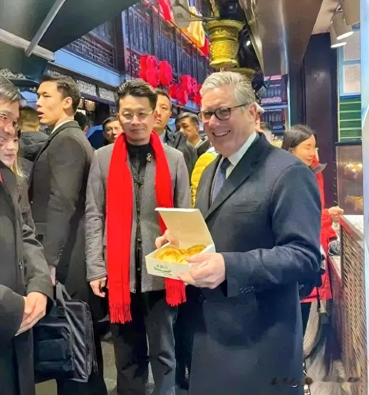 前首相卡梅伦结束访华行程后曾公开呼吁，英国年轻人应跳出法语、德语的传统学习框架，