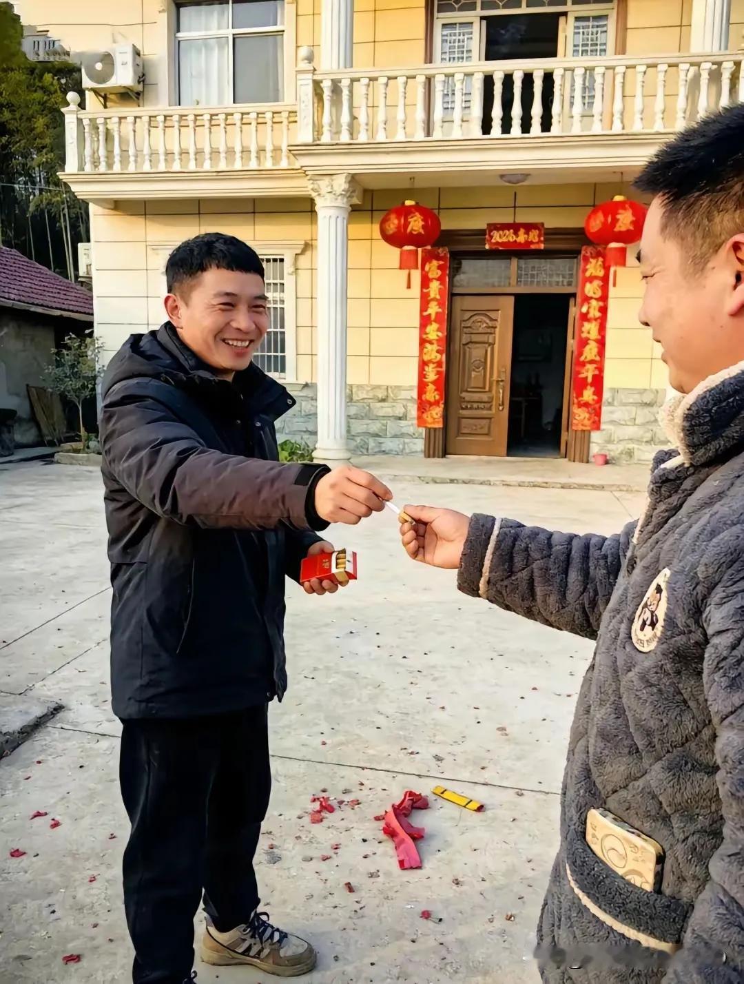 回老家过年发现个特有意思的现象，不同学历的人状态简直天差地别！高学历的亲友总爱窝