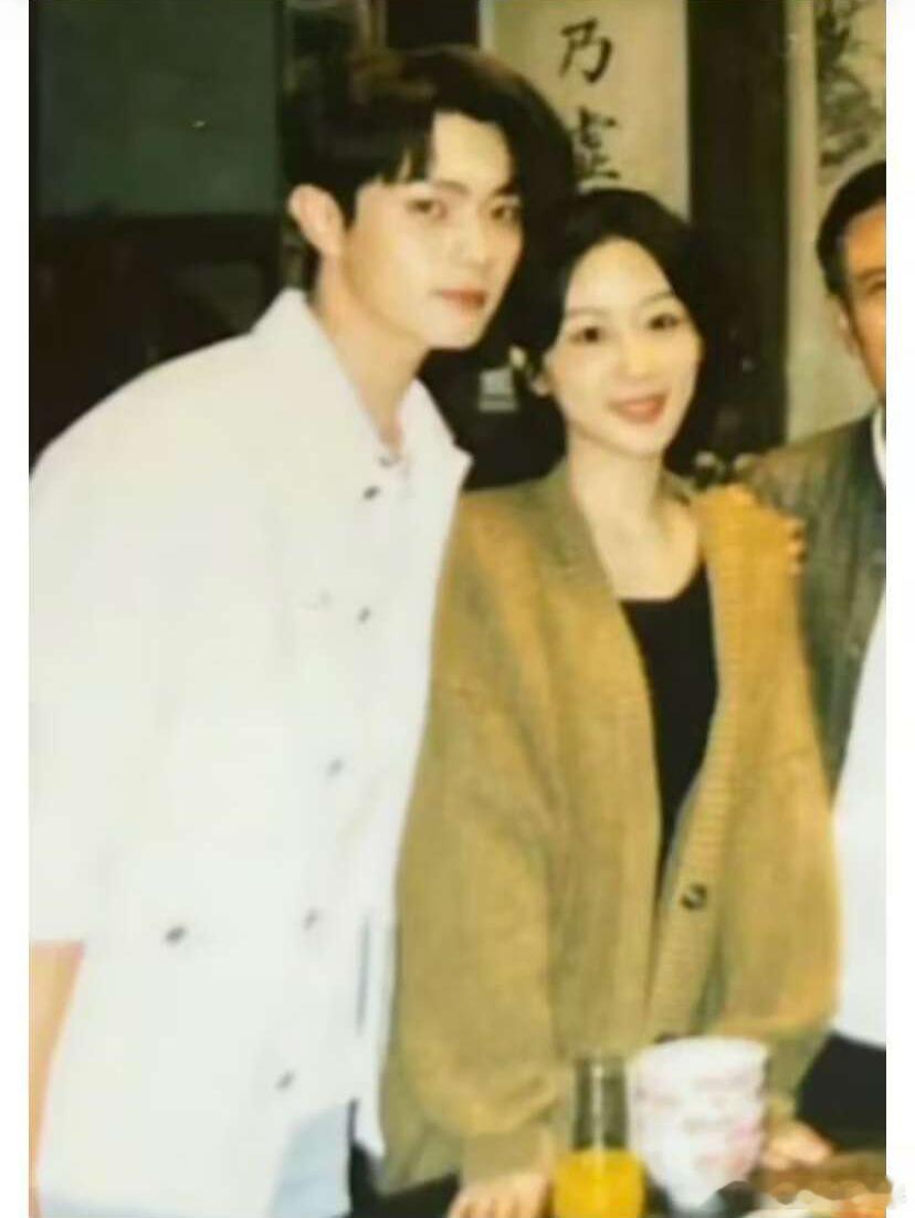 杨紫的CP感真的仪态玄学了，每次和男主搭配，都吧男主带的火到不要不要的，真的是绝