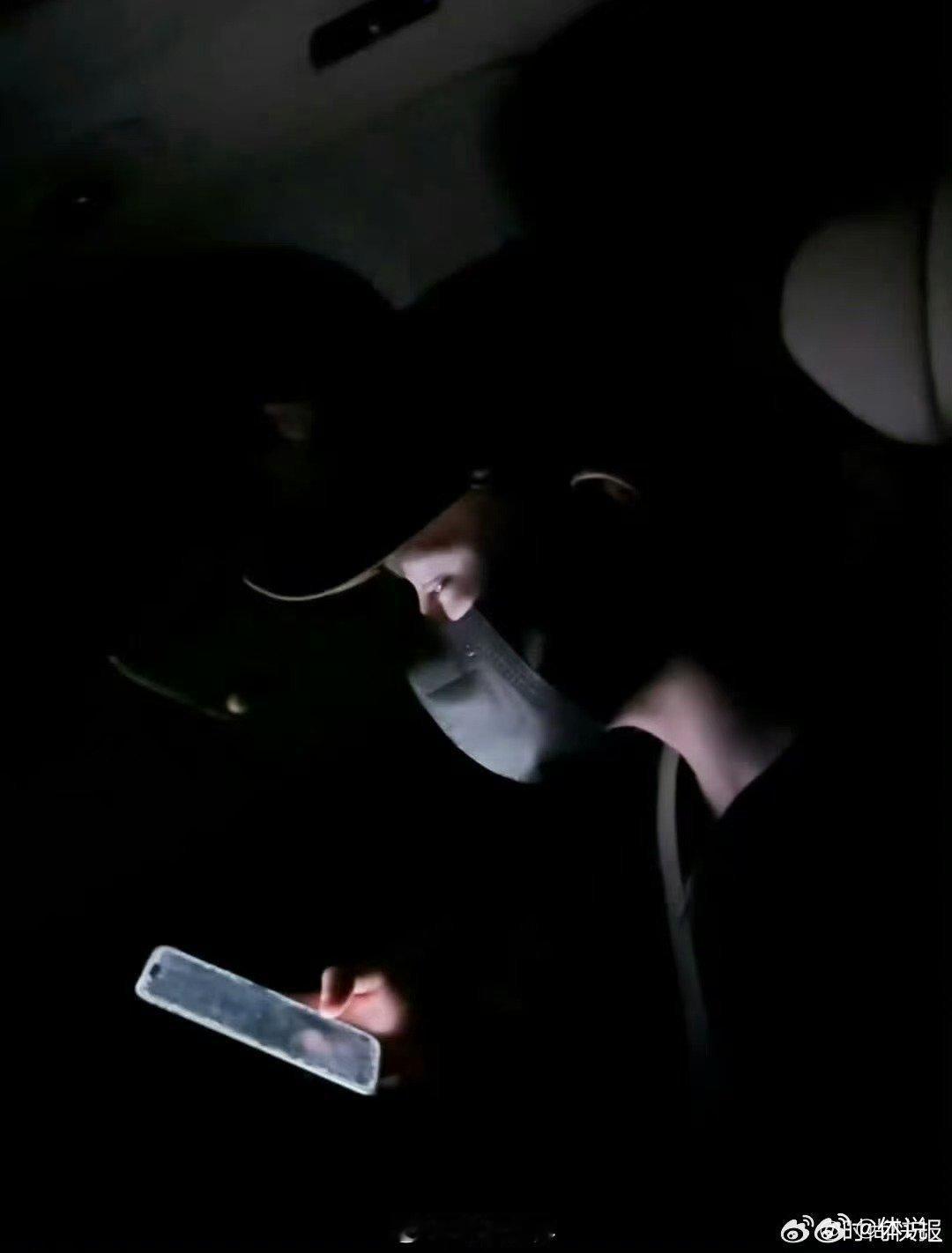 丁禹兮唱的大海 小丁这嗓子一亮，真是开口跪！回想起在中餐厅 里他那认真唱歌的模样