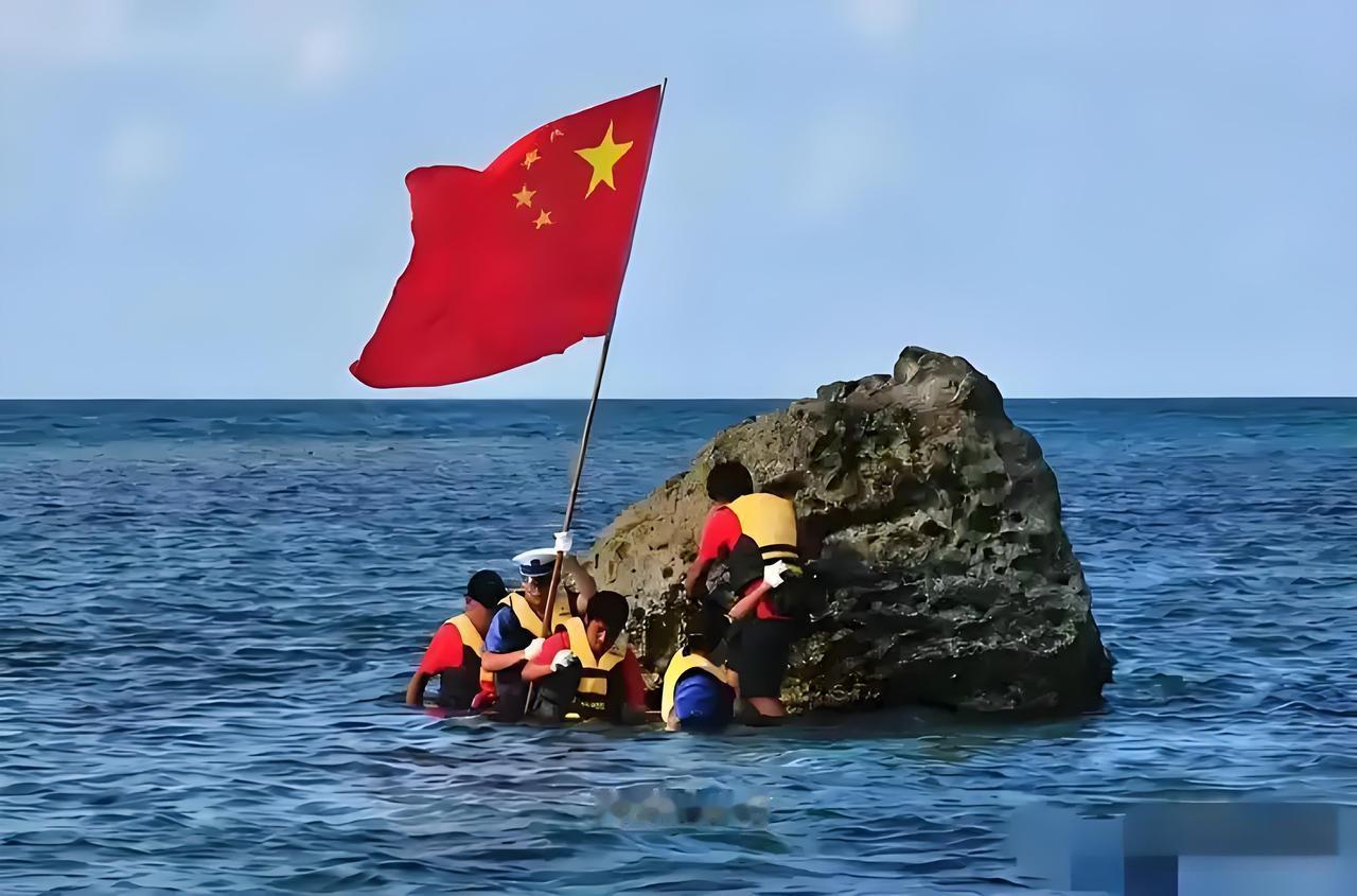 近日网传黄岩岛一处构筑物消失，引发外界热议，外交部随即作出权威回应：黄岩岛是中国