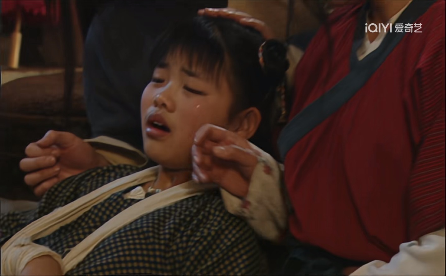 《我为湘玉存大钱》第96集你和小贝大嘴准备去汉中了，小贝第一次骑马但是没想到拽了