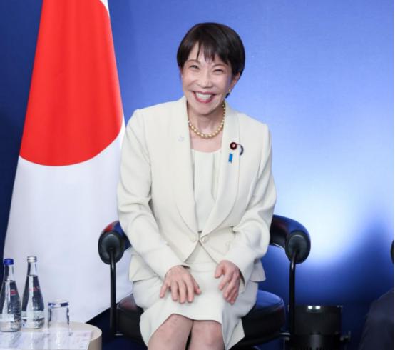 中国正常开展导弹试验、出台稀土管控政策日本全程闷不作声，可咱们依法抓了走私稀土、