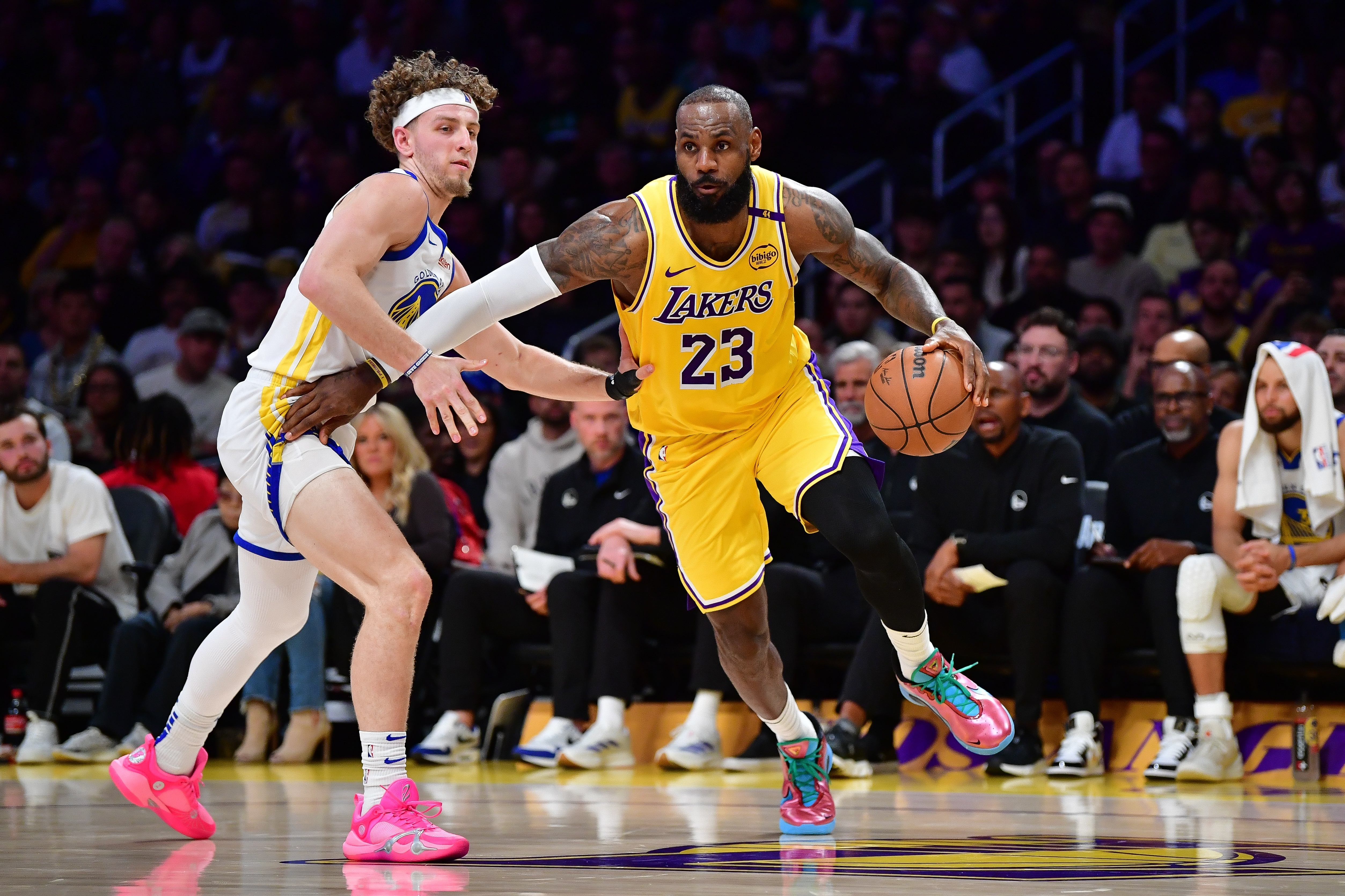 篮球记者Windhorst：詹姆斯宁愿去勇骑拿中产 也不会在湖人降薪3000万