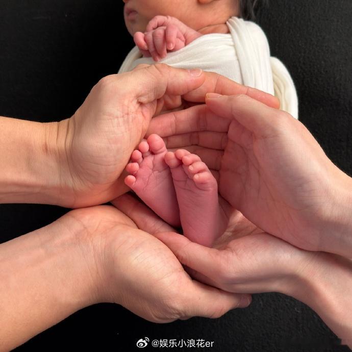 胡宇威回应当爸胡宇威在陈庭妮超话发博 “谢谢我美丽的老婆。” 