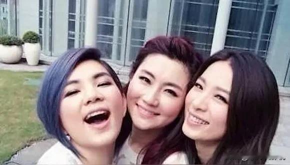 24年过去了，S.H.E的现状！
 
田馥甄，既没有结婚，也没有公开承认的稳定伴