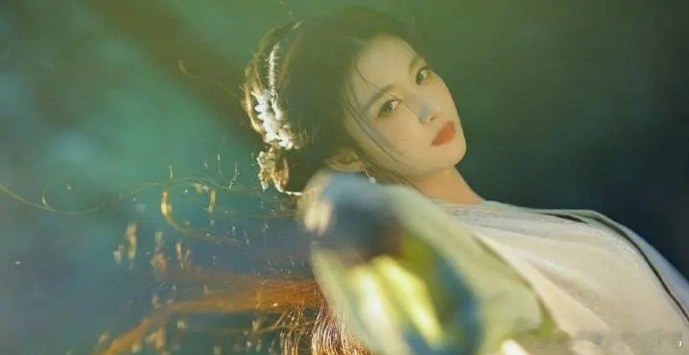 王楚然如果演小龙女一定能火，完全可以碾压上一版本的肥姑姑啊 ​​​