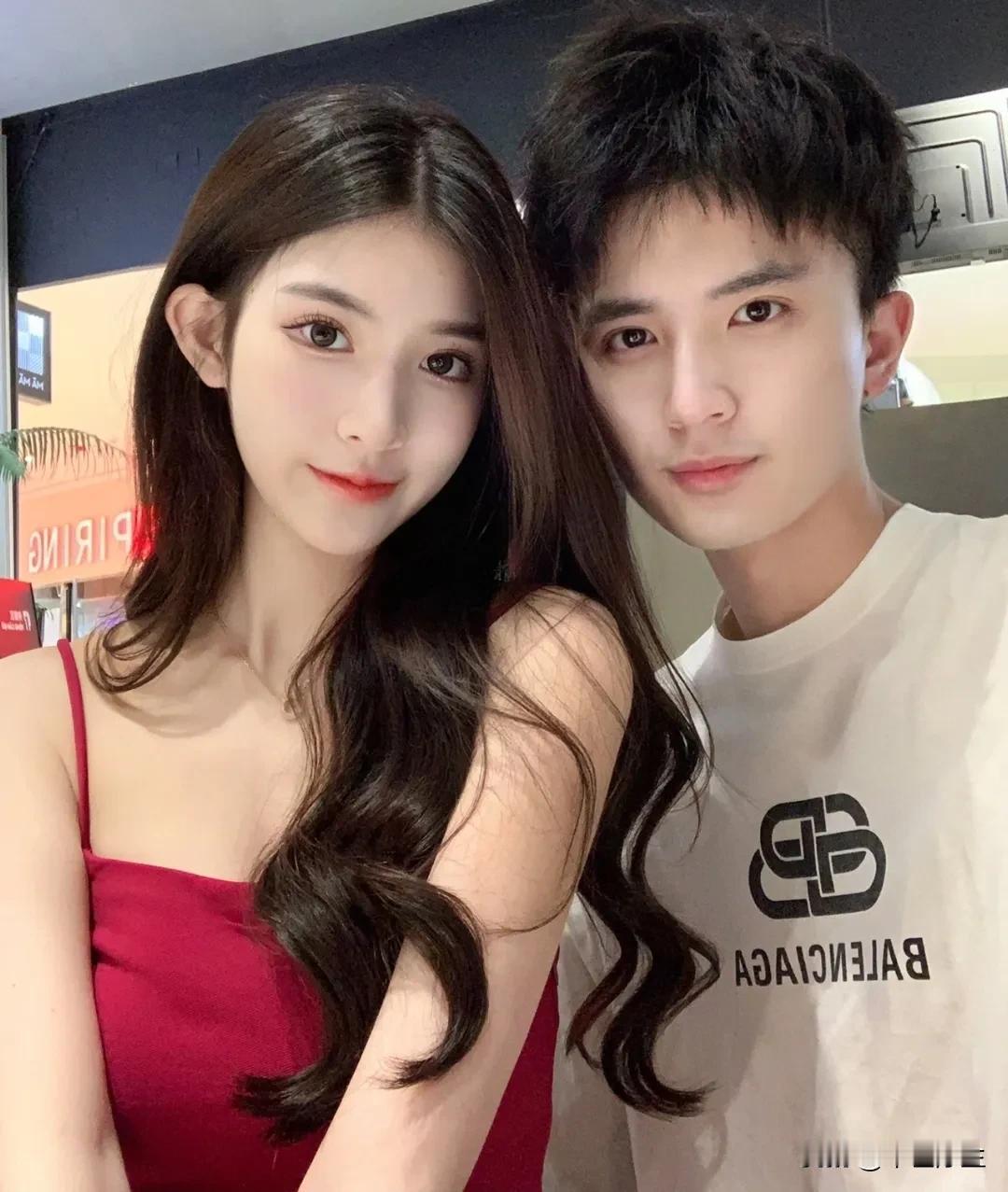 女：你真的很烦
女：我跟你说实话吧
女：我可以陪你吃饭逛街看电影
女：也可以陪你