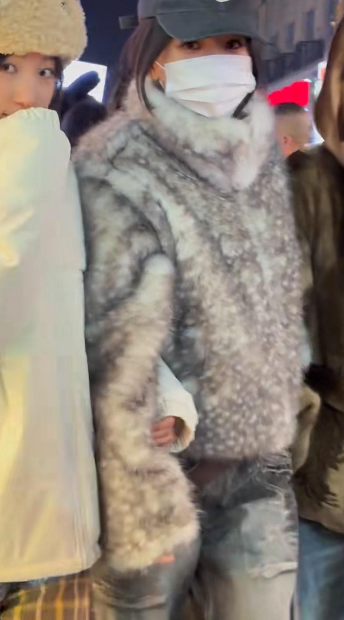 说是偶遇虞书欣了，也不知道哪一个是 