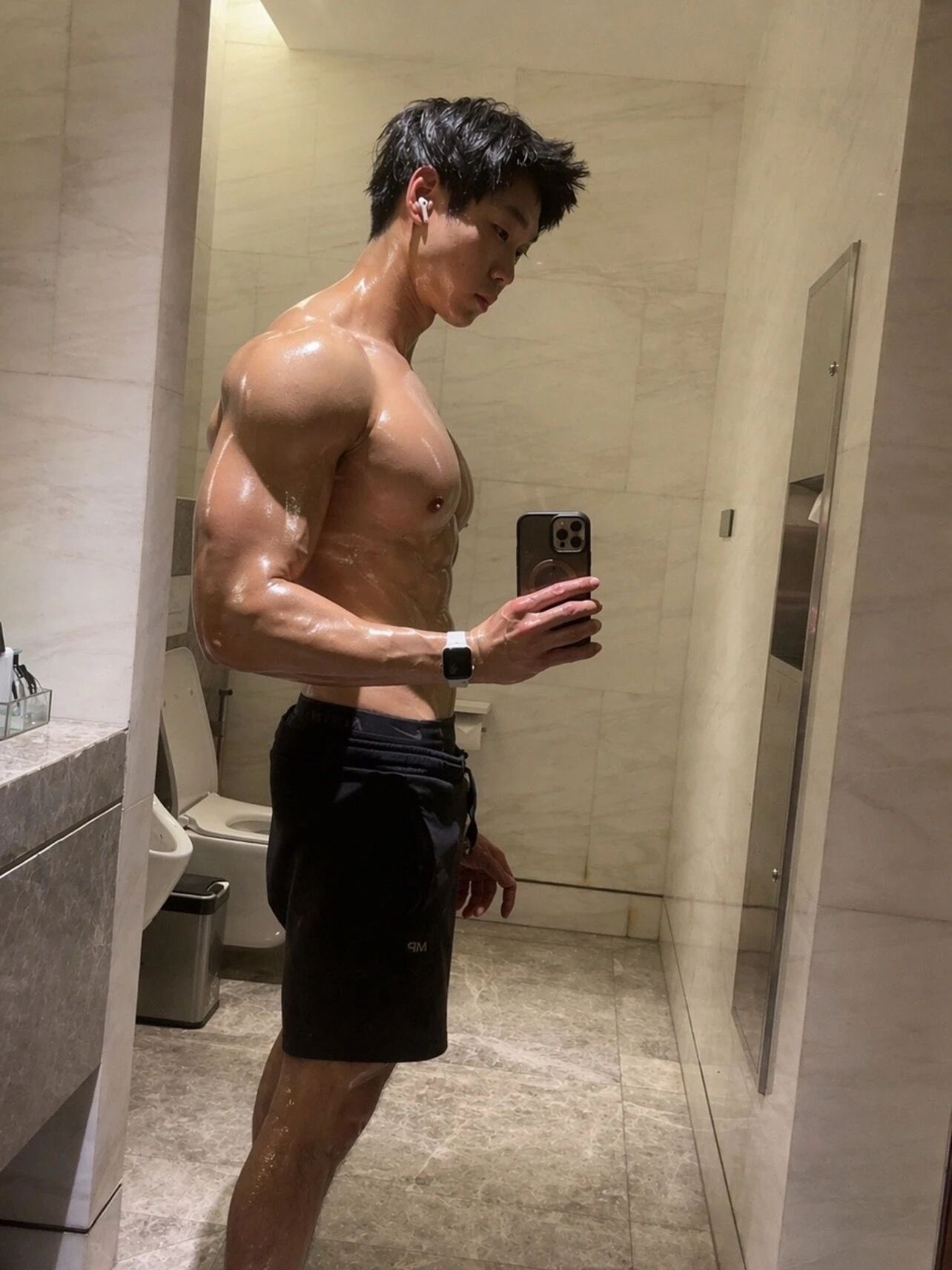 生活不会辜负每一个努力的人，就像时光不会怠慢每一份坚持。 