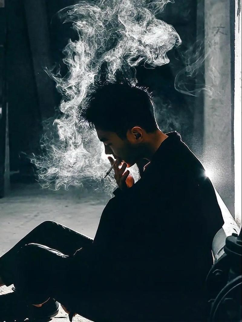 一个女人如果守寡带娃，
十个男人有九个会心疼，
是非也多。
一个男人守寡，
是个