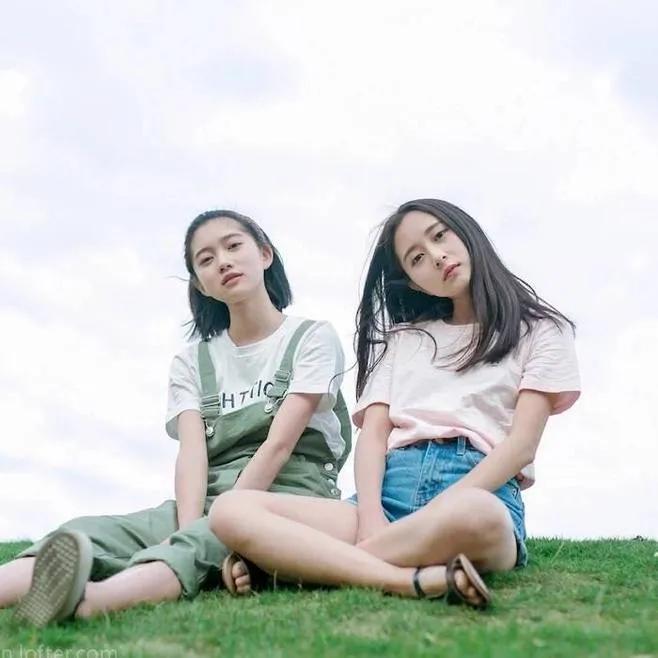 看一些电视剧，女主都有亲密无间的闺蜜，关系比亲姐妹都好。

我就想问一下，每个女