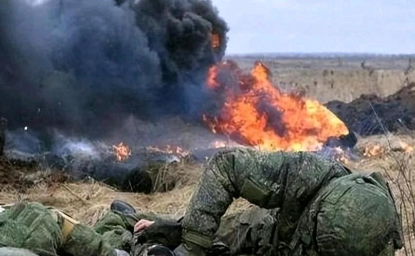 俄军在利用美国对乌援助下降的时机，对乌多处阵地发动猛烈进攻，美国援助下降的直接影