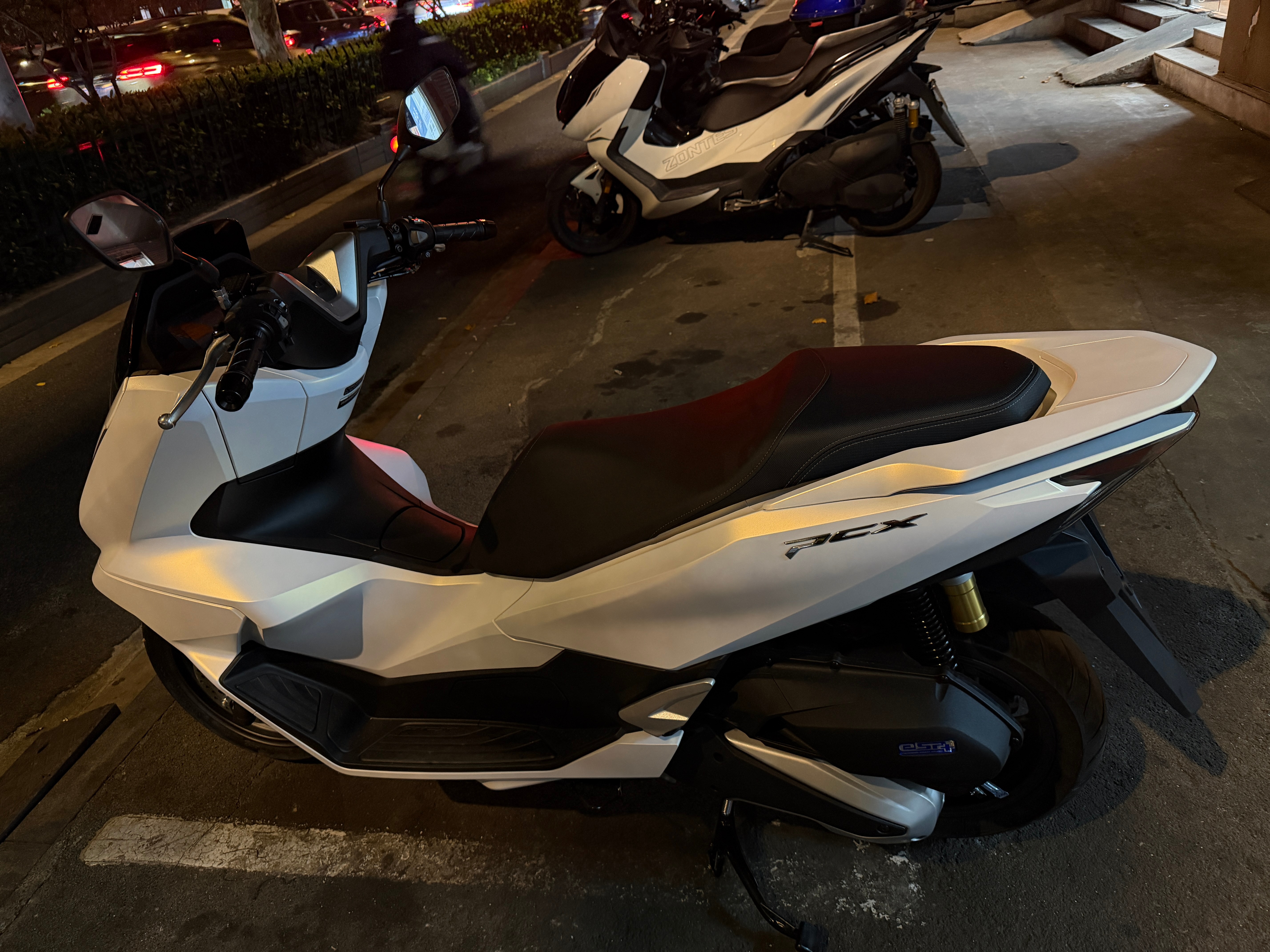 老周那个视频真特别好，要干AI缺乏训练数据的工作。。程序员搞了一大堆语料给AI，