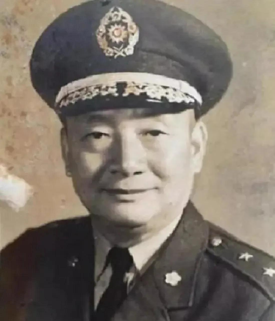 1948年6月，国民党上将刘汝明在军事会议上，将出言不逊的黄埔将领刘伯龙一拳打倒