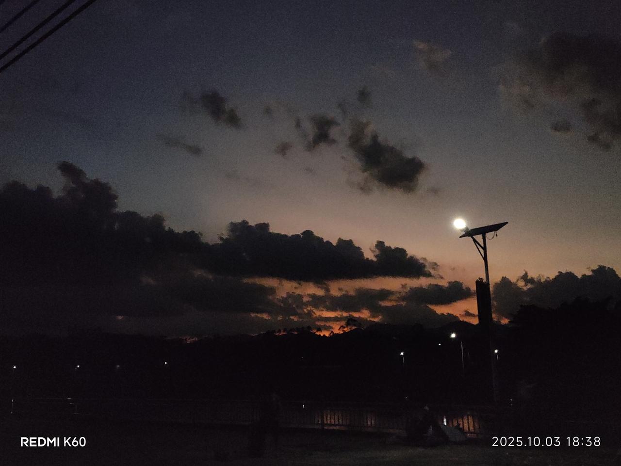 你们的秋季晚霞景色是怎么样的呢？初秋景色随手拍