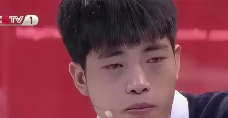 张道旗，两岁被人贩子从母亲怀里抢走，卖到河南，在养父母家挨了二十年打骂羞辱，最后
