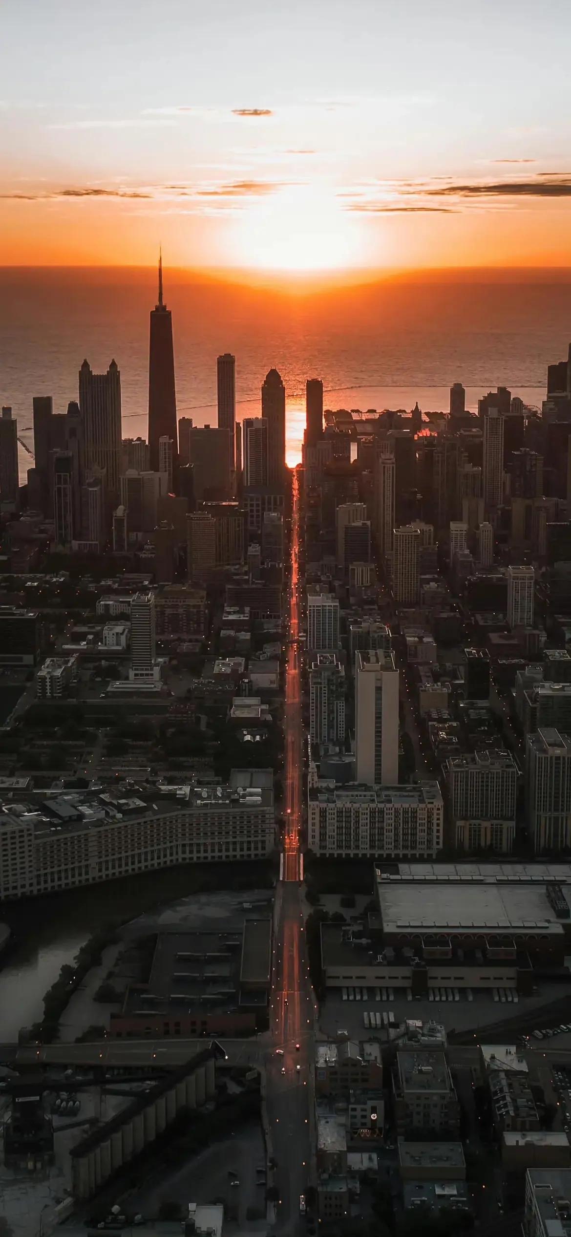 在清幽秀丽的云岚山脚下，有一个宁静的小村落。村里有个名叫林羽的少年，他自幼父母双