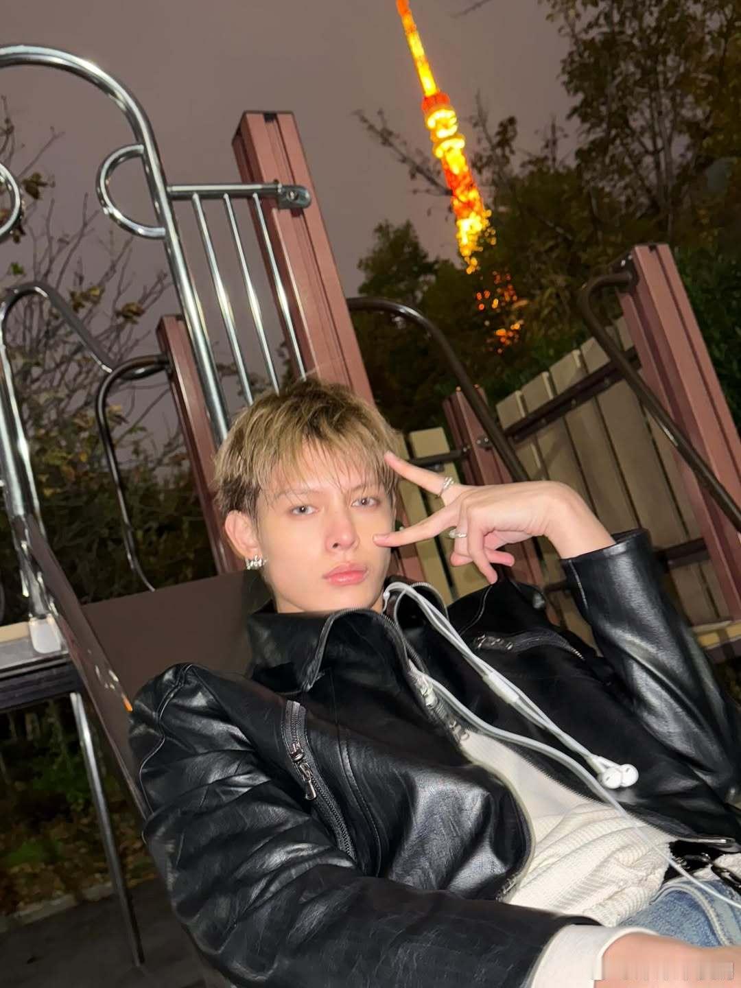 赵雨凡JAMES  🦅赵雨凡骨相天才  剪刀手✌️+3会功夫🥋的雨凡+3搞怪