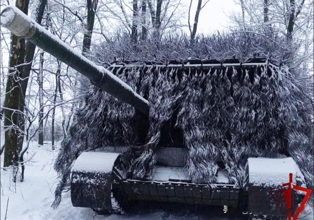 俄国防部1月5日发布战报：
    俄北部集团军部队按新年作战计划、持续向敌纵深