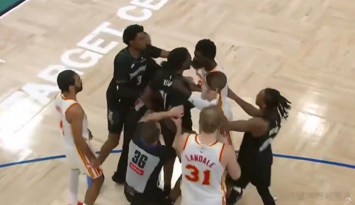 老鹰森林狼发生冲突 纳兹-里德和默罕默德-盖耶也打起来了