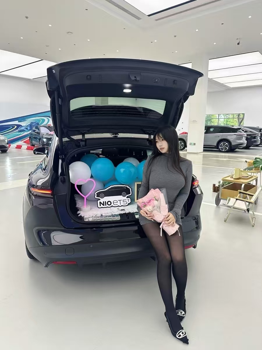 求营养快线的打折，最近提蔚来的妹纸实在是太多了，而且颜值都还不错。终于美女们盯上