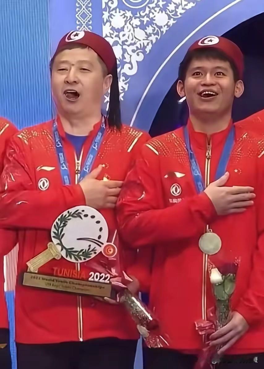 别拿“为你好”毁了孩子的灵气！林诗栋需要的不是严师，是懂他的人！

颁奖礼上，教