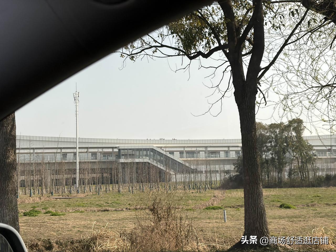 张家港金港人民永远的痛！附近没有高铁站[捂脸][捂脸][捂脸]
看看苏州另一个超